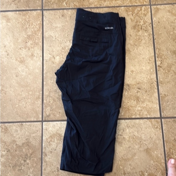 NWOT Columbia BLACK Capris StretchyDesign
PERFECT CONDITION-Never worn (too big) - Picture 9 of 10